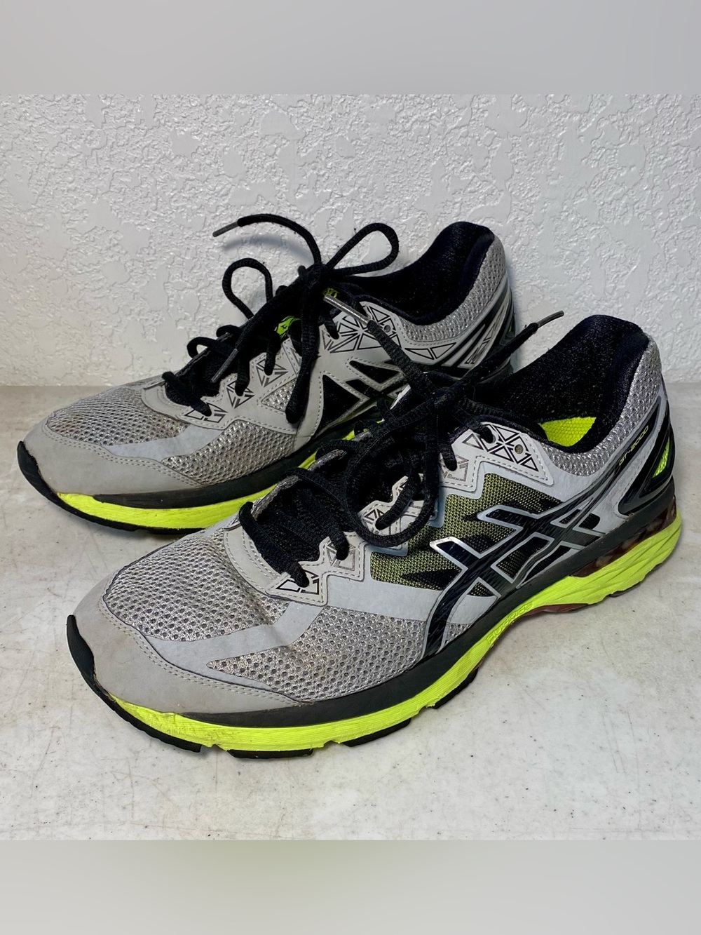 ASICS GT-2000 Running Trainers Shoes - Men’s Size 9 - Black Grey Yellow Sneakers